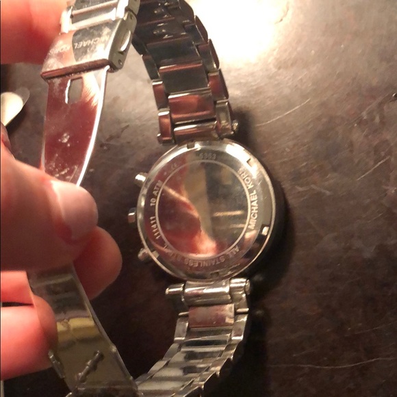 Michael Kors women’s Parker silver watch - Picture 4 of 5